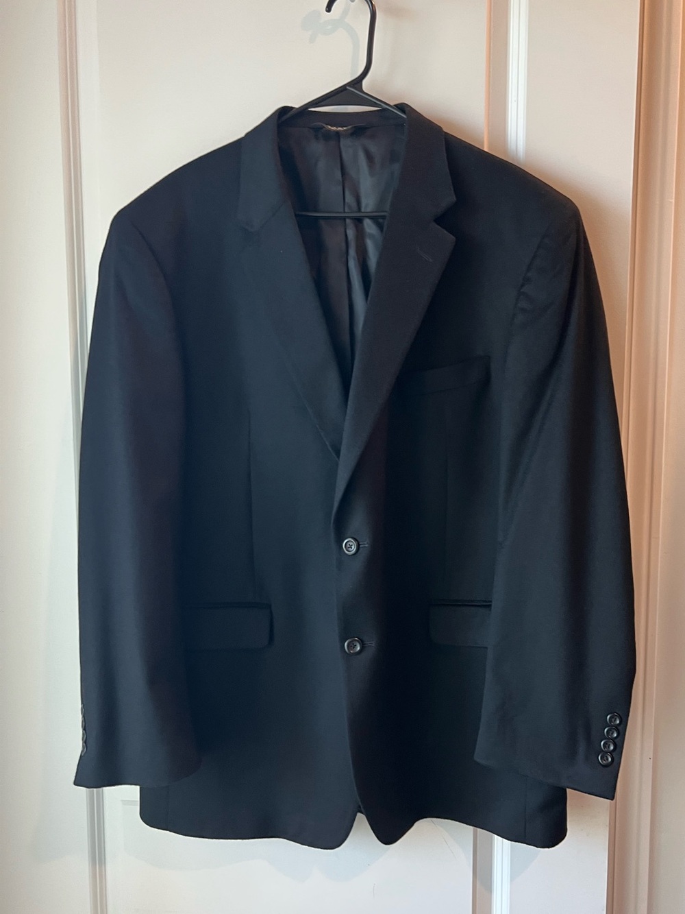 Men's Cashmere Jos. A. Banks Classic Black Two-Button Blazer. 46R